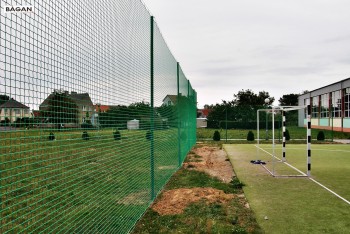 Siatka sznurkowe na boisko szkolne do piłki nożnej